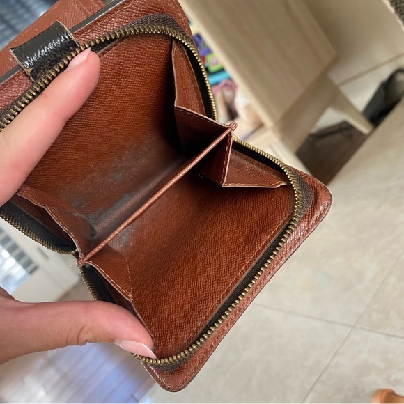 Authentic Louis Vuitton Vintage Compact Monogram Canvas Wallet - Picture 14 of 17